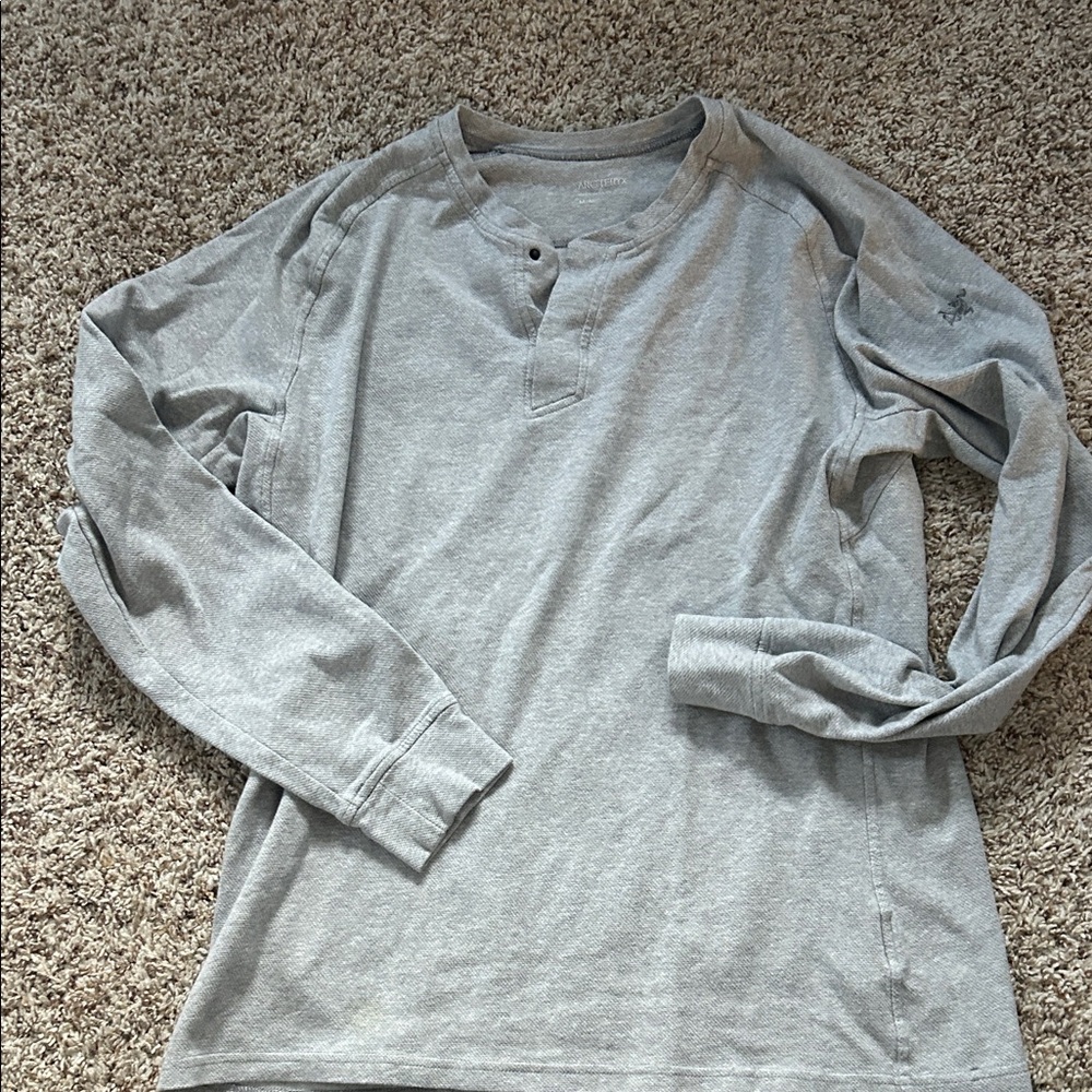 Men's light  Gray Long Sleeve Henley Shirt